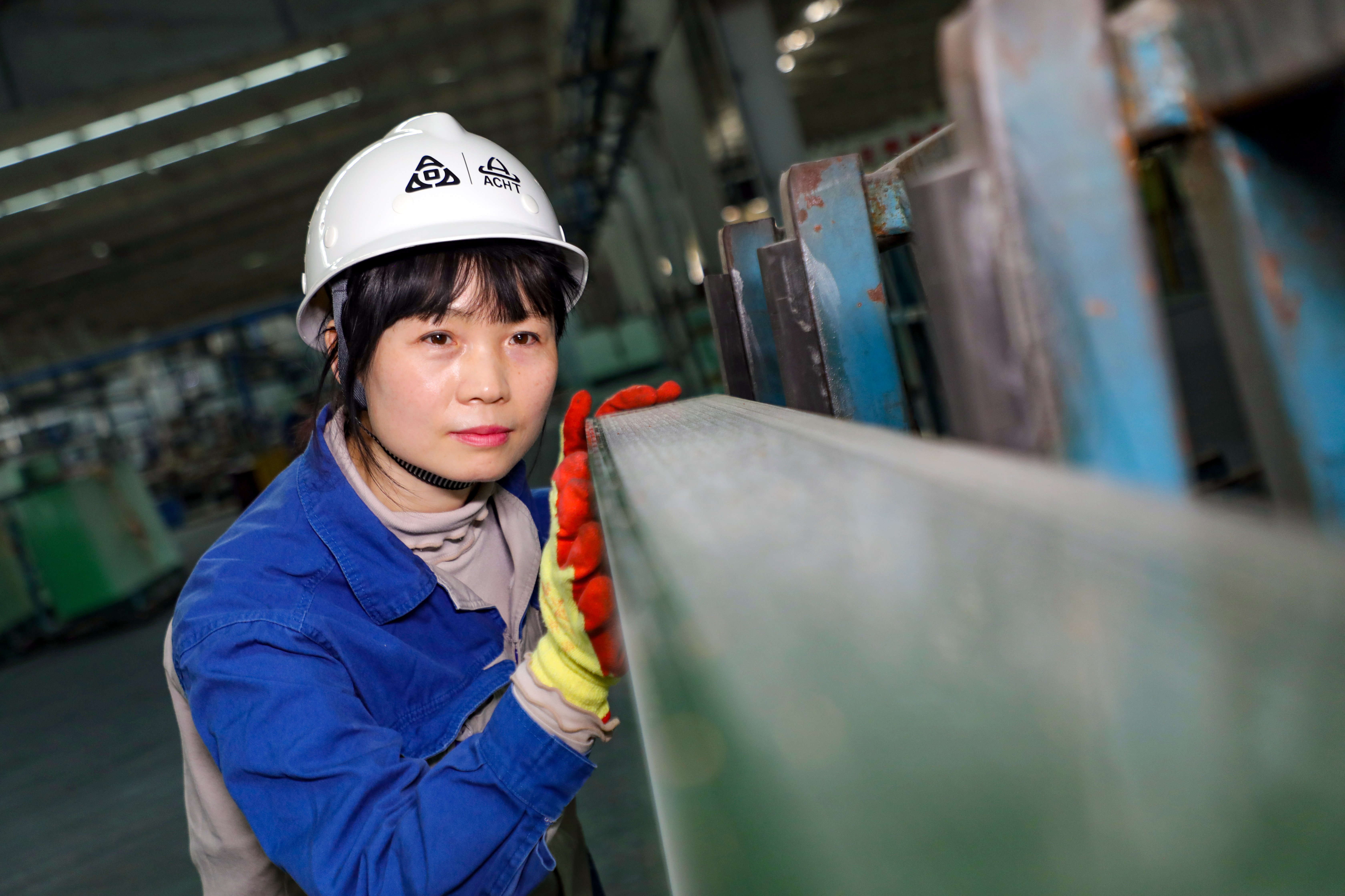 安彩“她”力量|牛愛(ài)芳:獨(dú)一無(wú)二的芳華