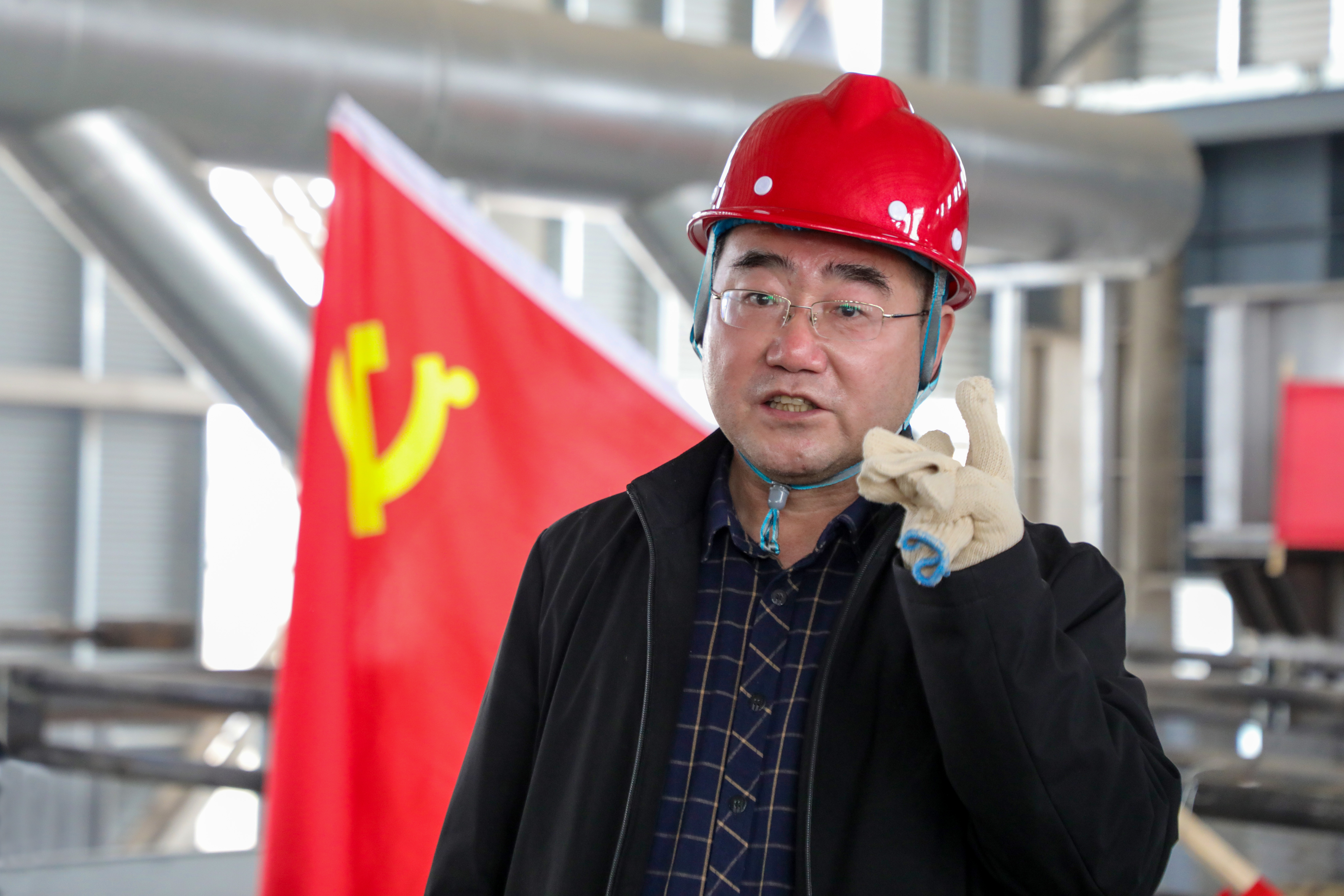 重要進(jìn)展！許昌安彩熔窯大碹順利合攏