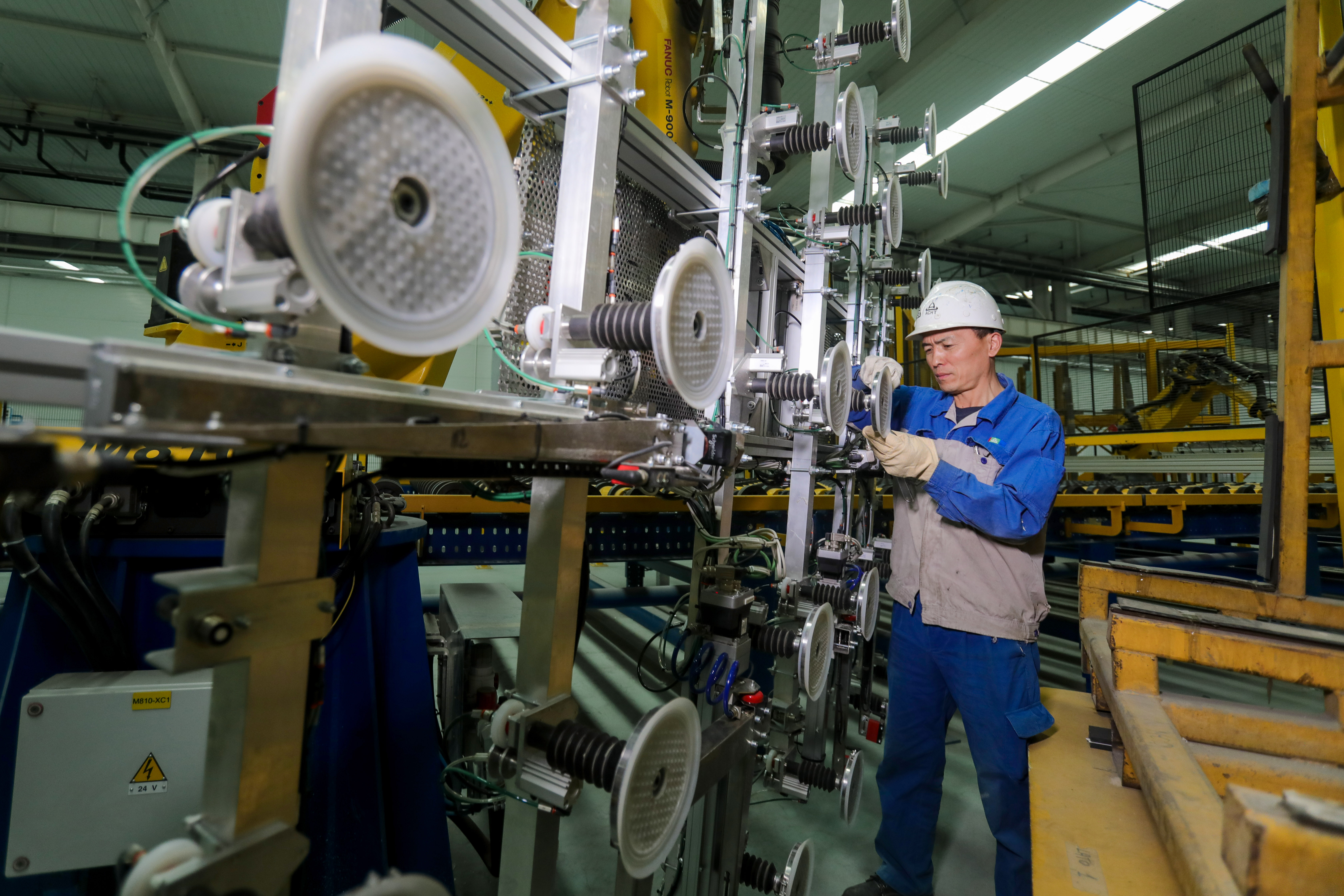 安陽市工人先鋒號：光熱科技設(shè)備維修車間整備系