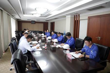 打造向上向前第一象限生力軍 錘煉甘于做人做事作難、受苦受累受屈的企業(yè)家隊(duì)伍——河南投資集團(tuán)黨委書(shū)記、董事長(zhǎng)劉新勇蒞臨安彩高科開(kāi)展主題教育調(diào)研