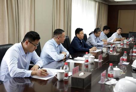 打造向上向前第一象限生力軍 錘煉甘于做人做事作難、受苦受累受屈的企業(yè)家隊(duì)伍——河南投資集團(tuán)黨委書(shū)記、董事長(zhǎng)劉新勇蒞臨安彩高科開(kāi)展主題教育調(diào)研