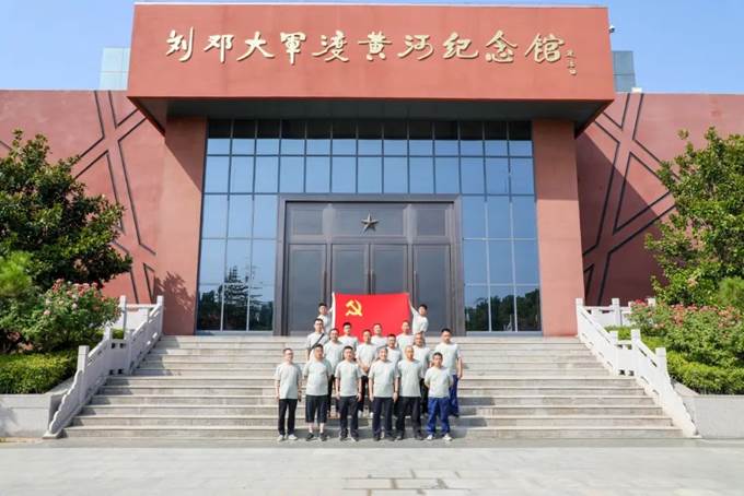 安彩高科組織優秀退役軍人開展紅色主題教育活動